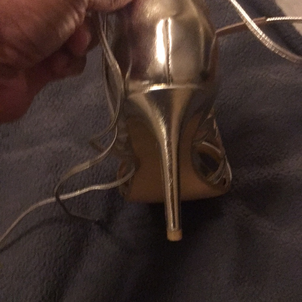 Gold sandals - Picture 2 of 5